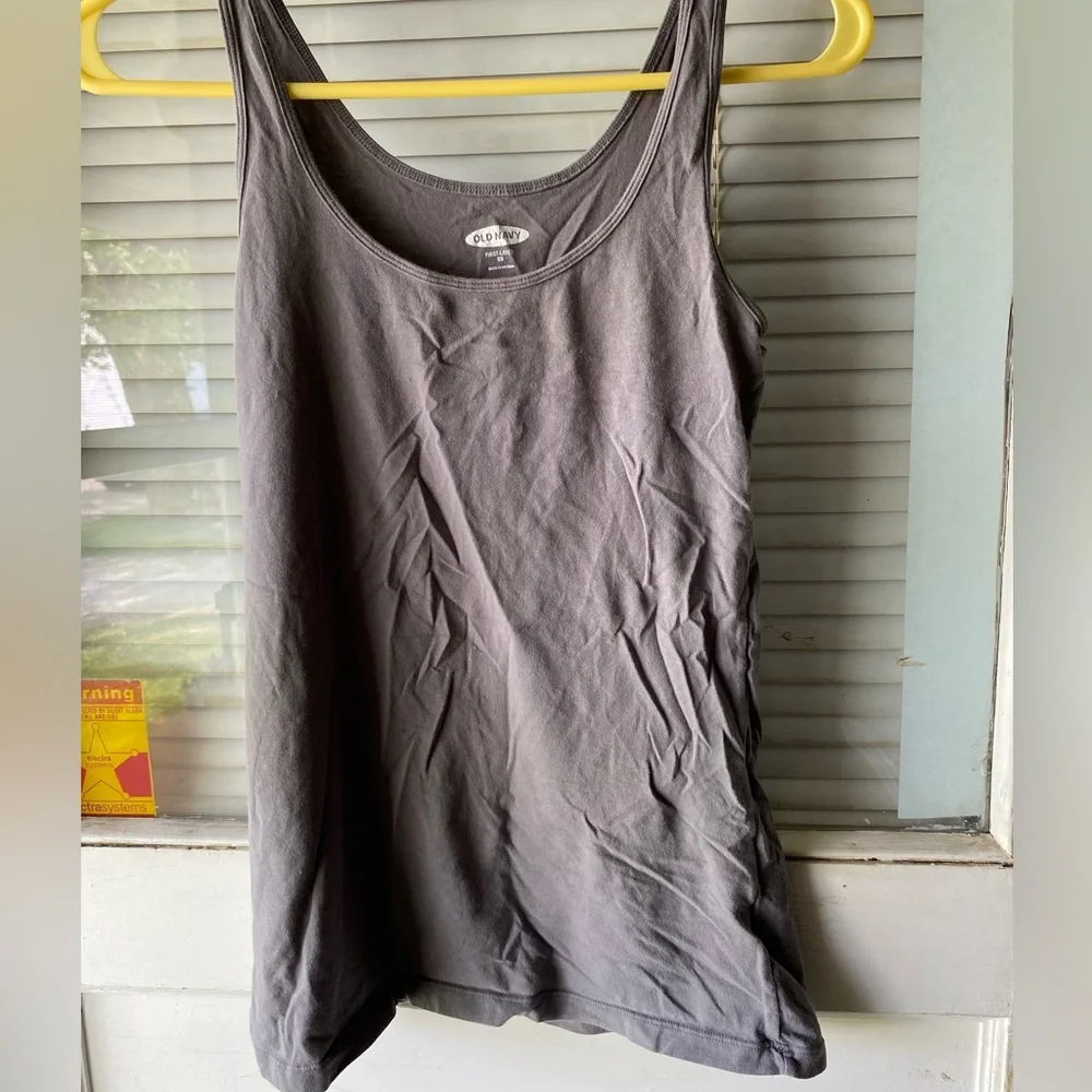 Tank tops - Picture 2 of 5
